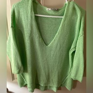Lara Knit. Green sweater